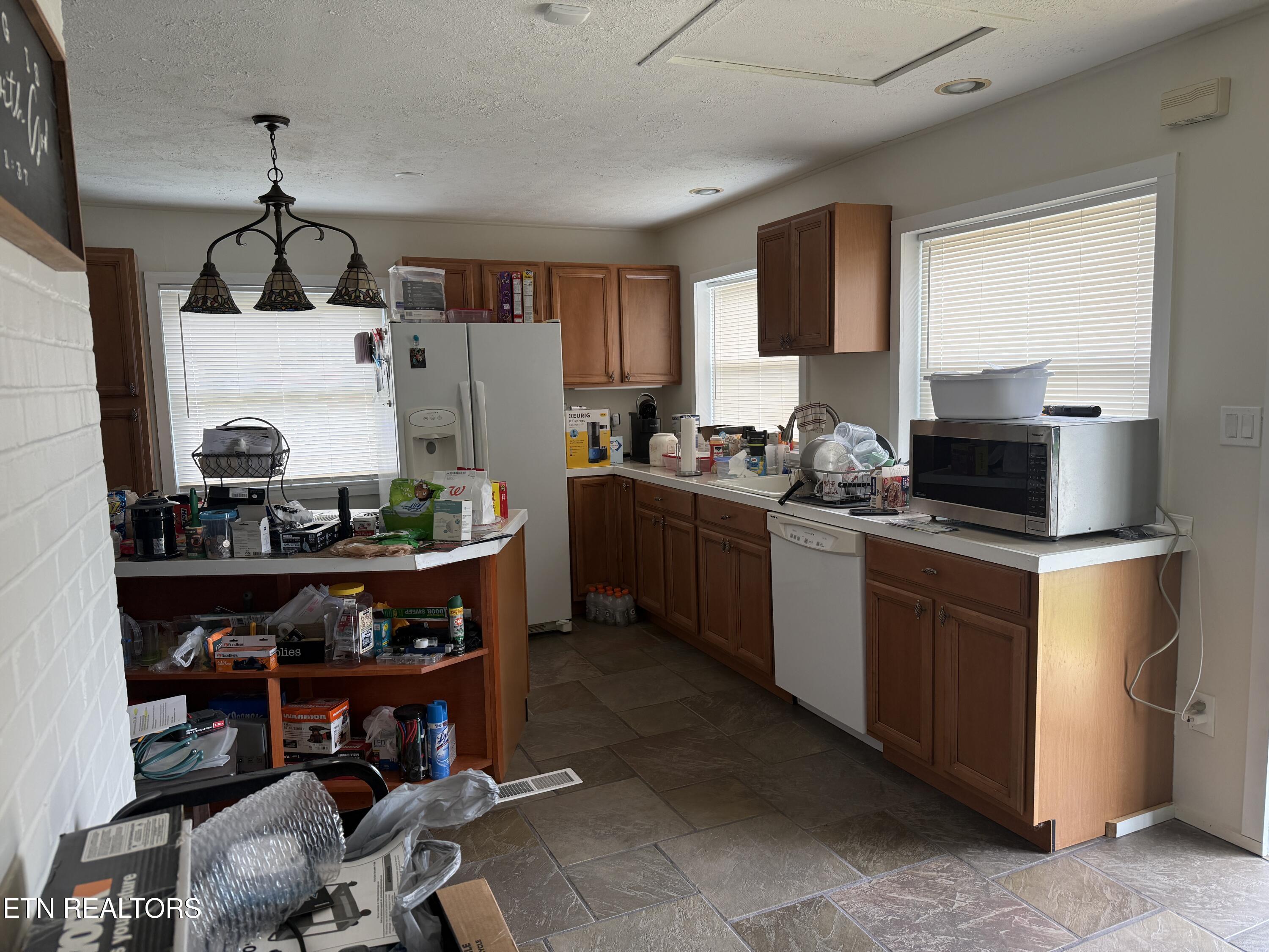 102 Victoria Road Oak Ridge TN 37830