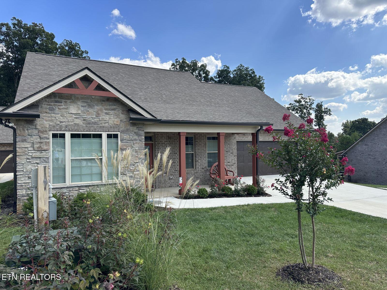 1617 Mountain Drive Lenoir City TN 37772
