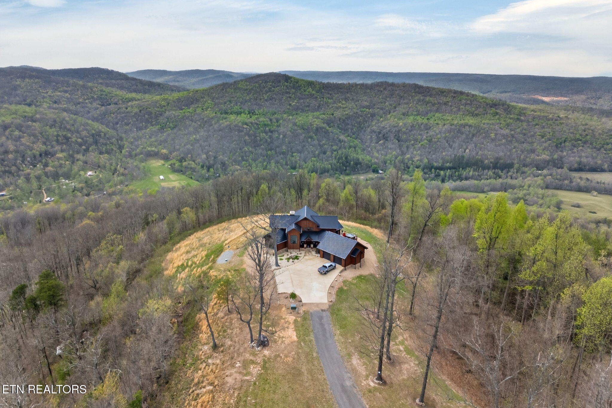 751 Bear Knob Lane Crawford TN 38554