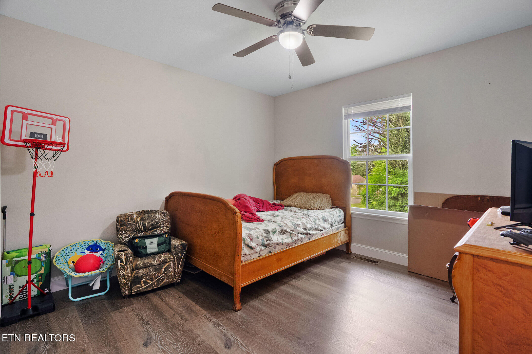 320 W Walnut Street Madisonville TN 37354