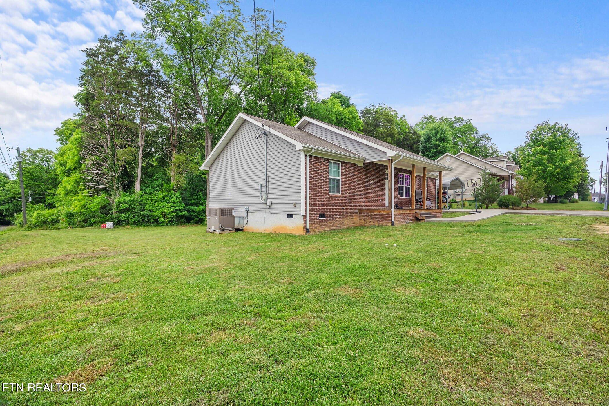 320 W Walnut Street Madisonville TN 37354