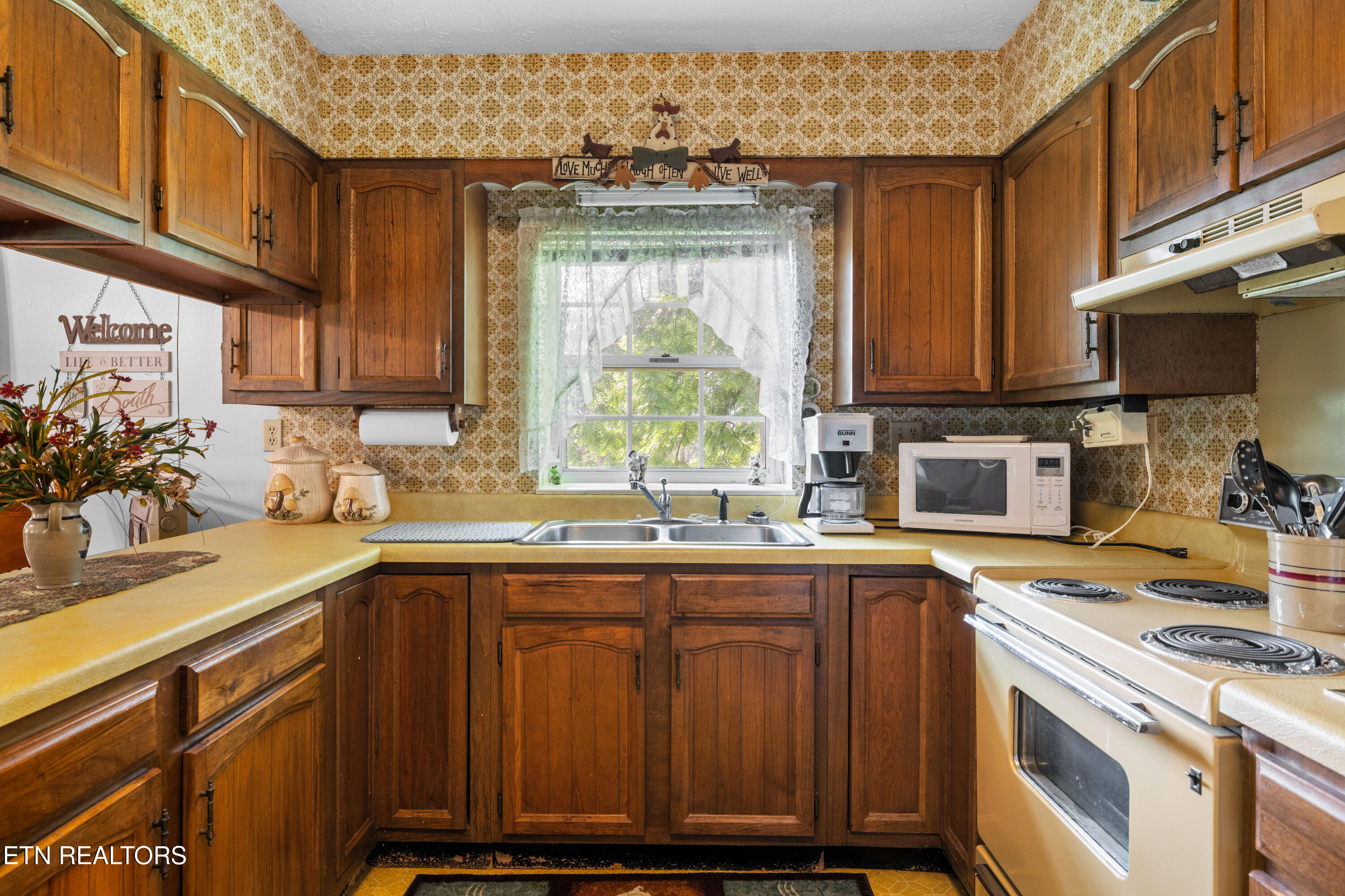 2825 P V T Way Dandridge TN 37725