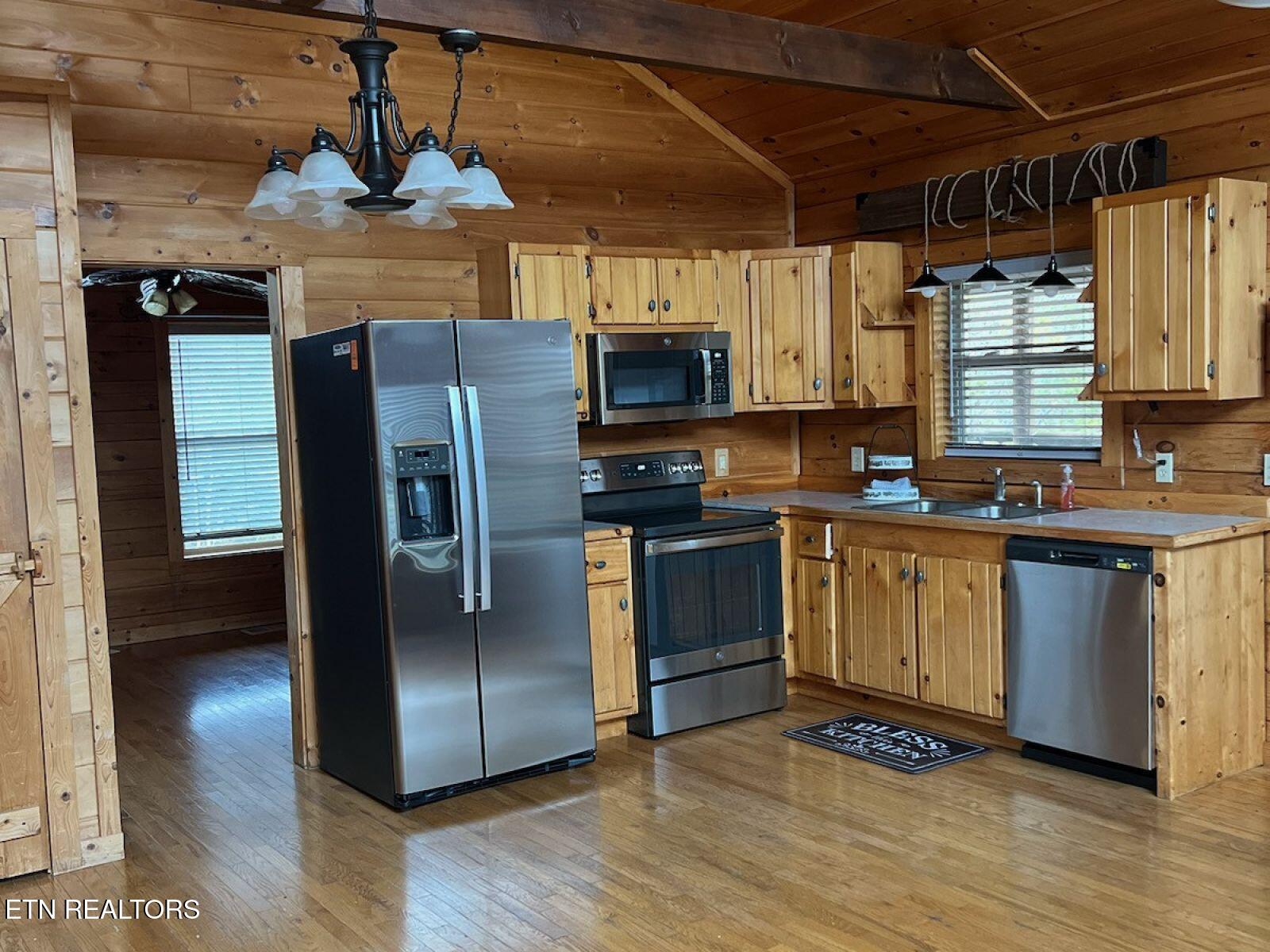 621 Magic Kingdom Lane Sevierville TN 37876