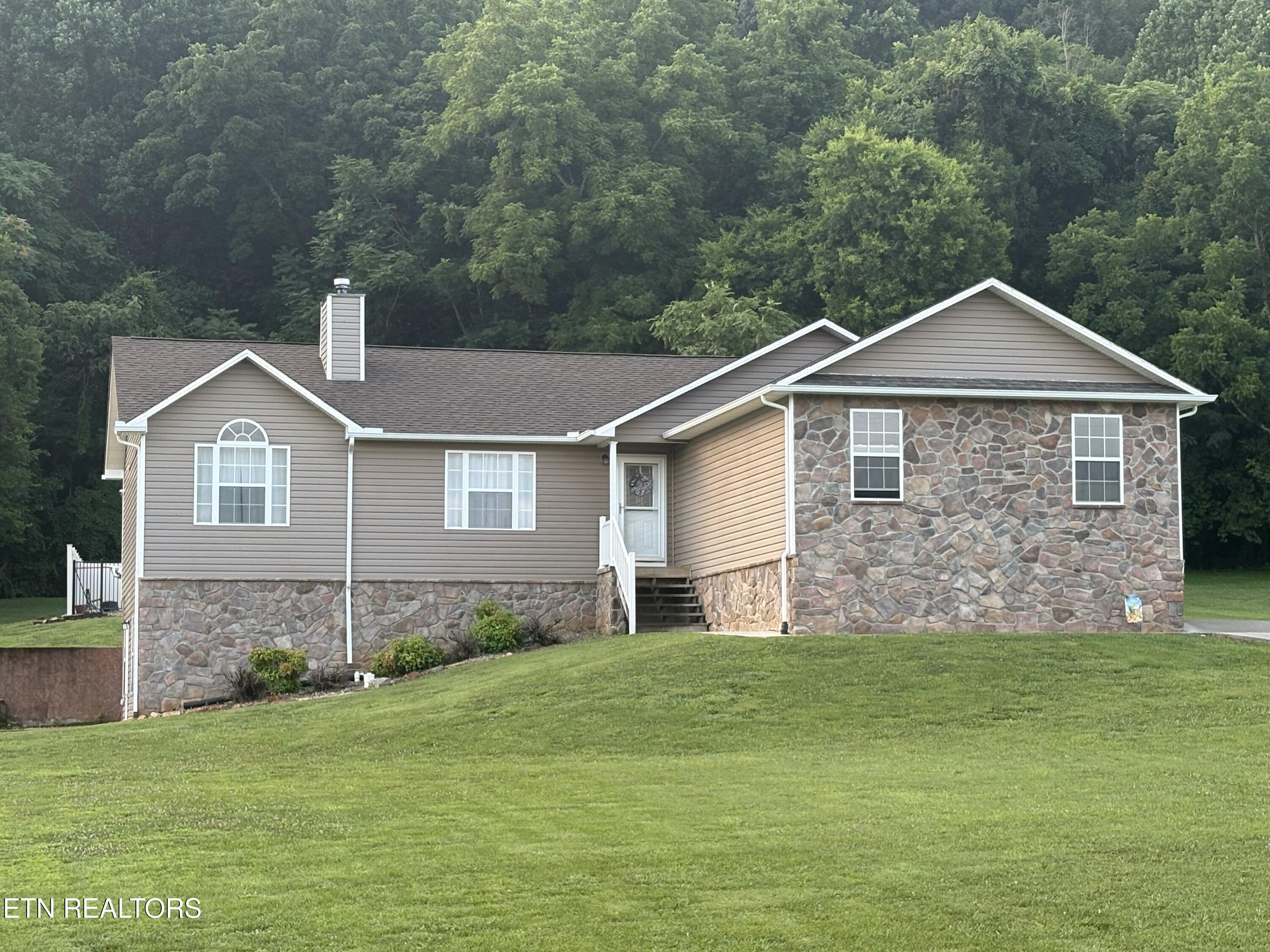 1757 River Road Kingston TN 37763