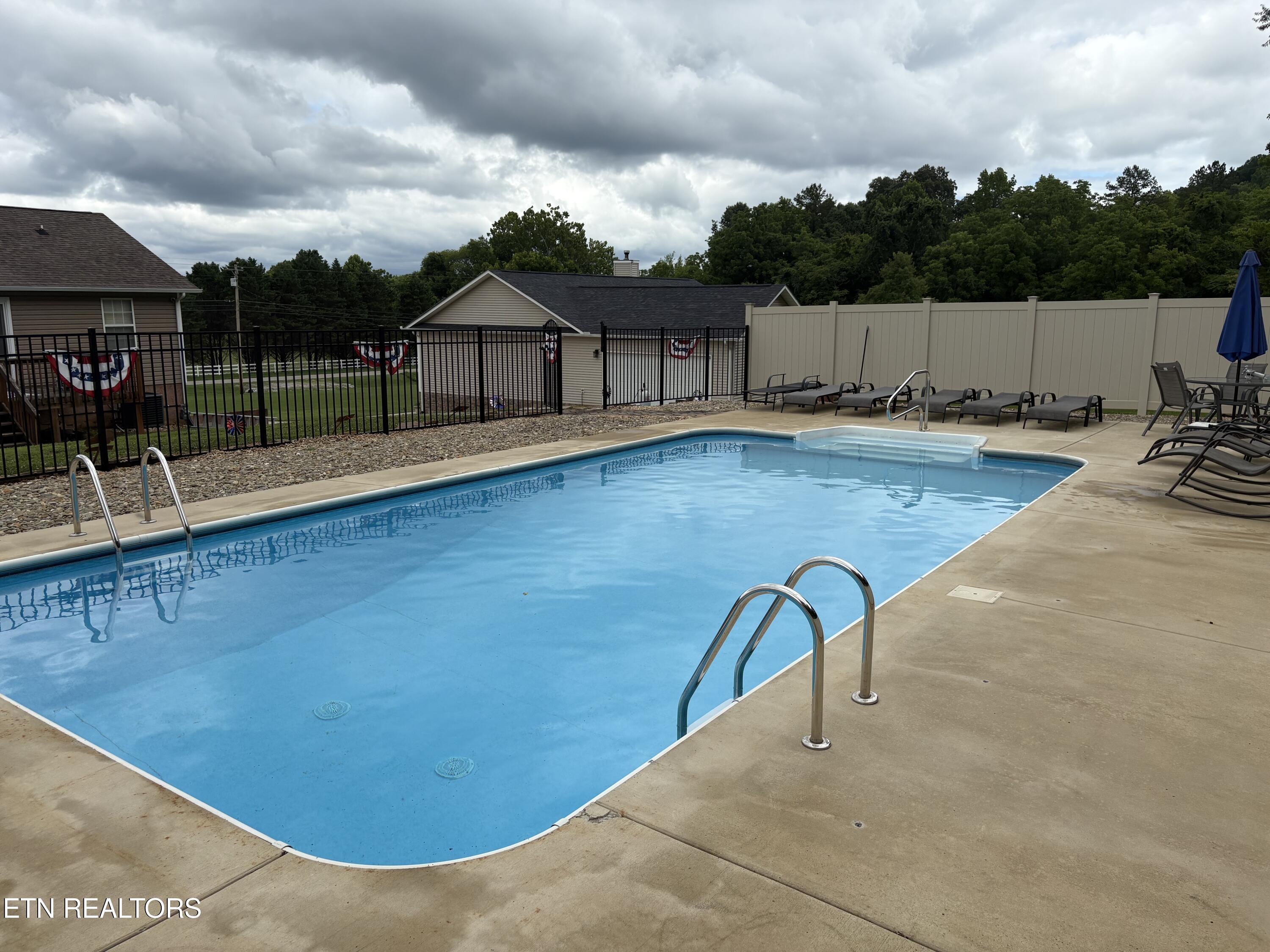 1757 River Road Kingston TN 37763