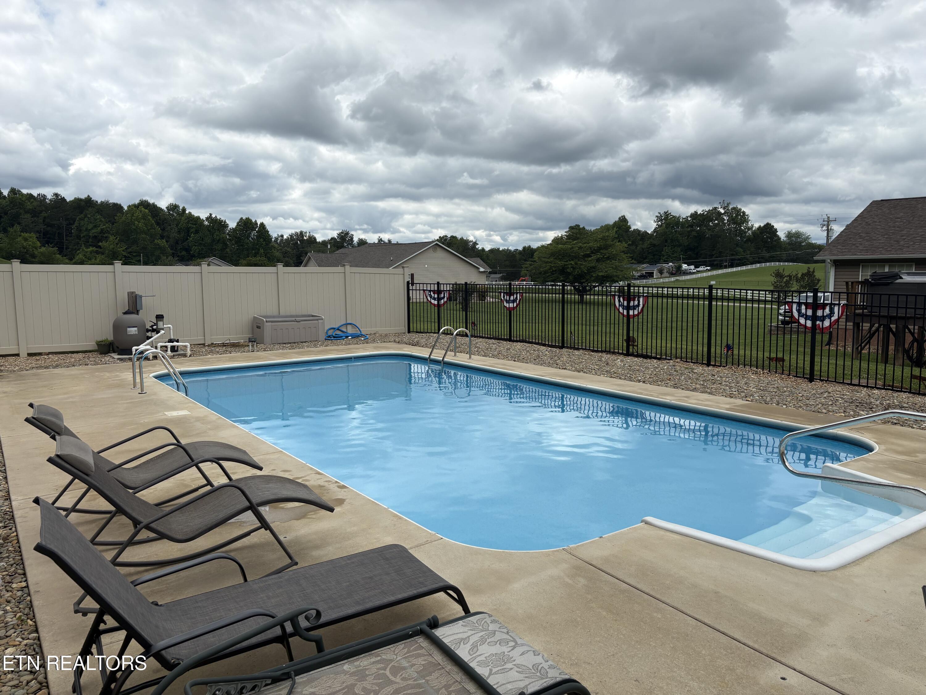 1757 River Road Kingston TN 37763