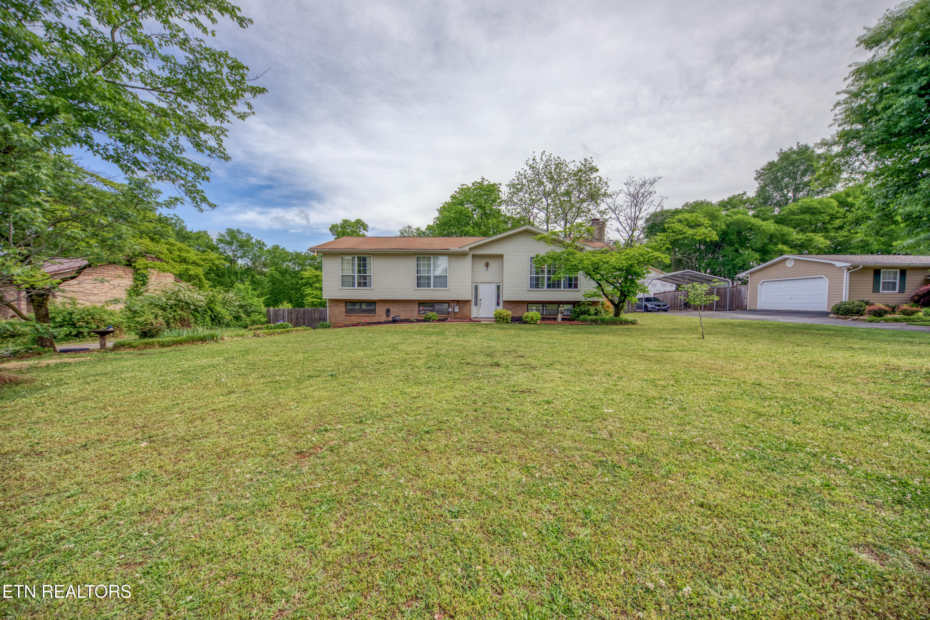 900 Foster Drive Lenoir City TN 37772