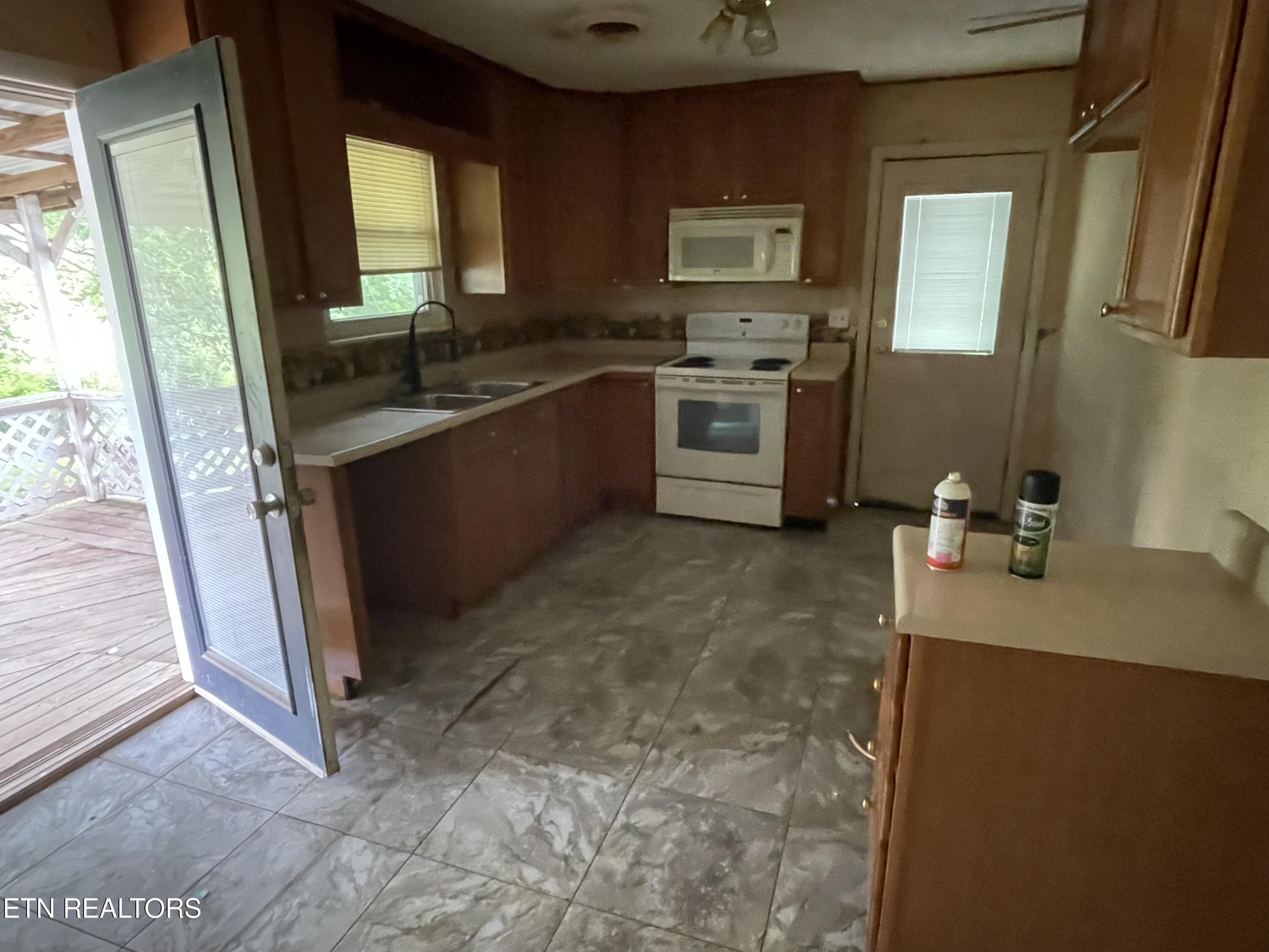 1824 Pembrook Drive Morristown TN 37813