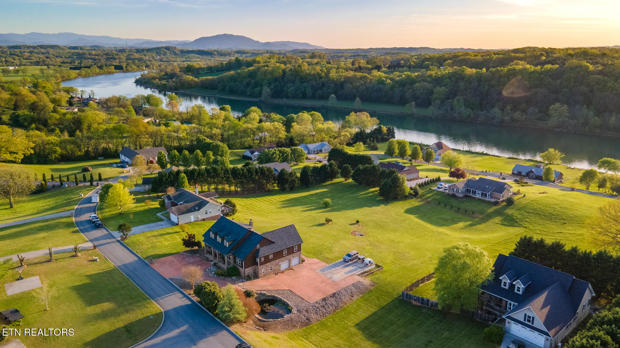 2869 Luther Catlett Circle Sevierville TN 37876