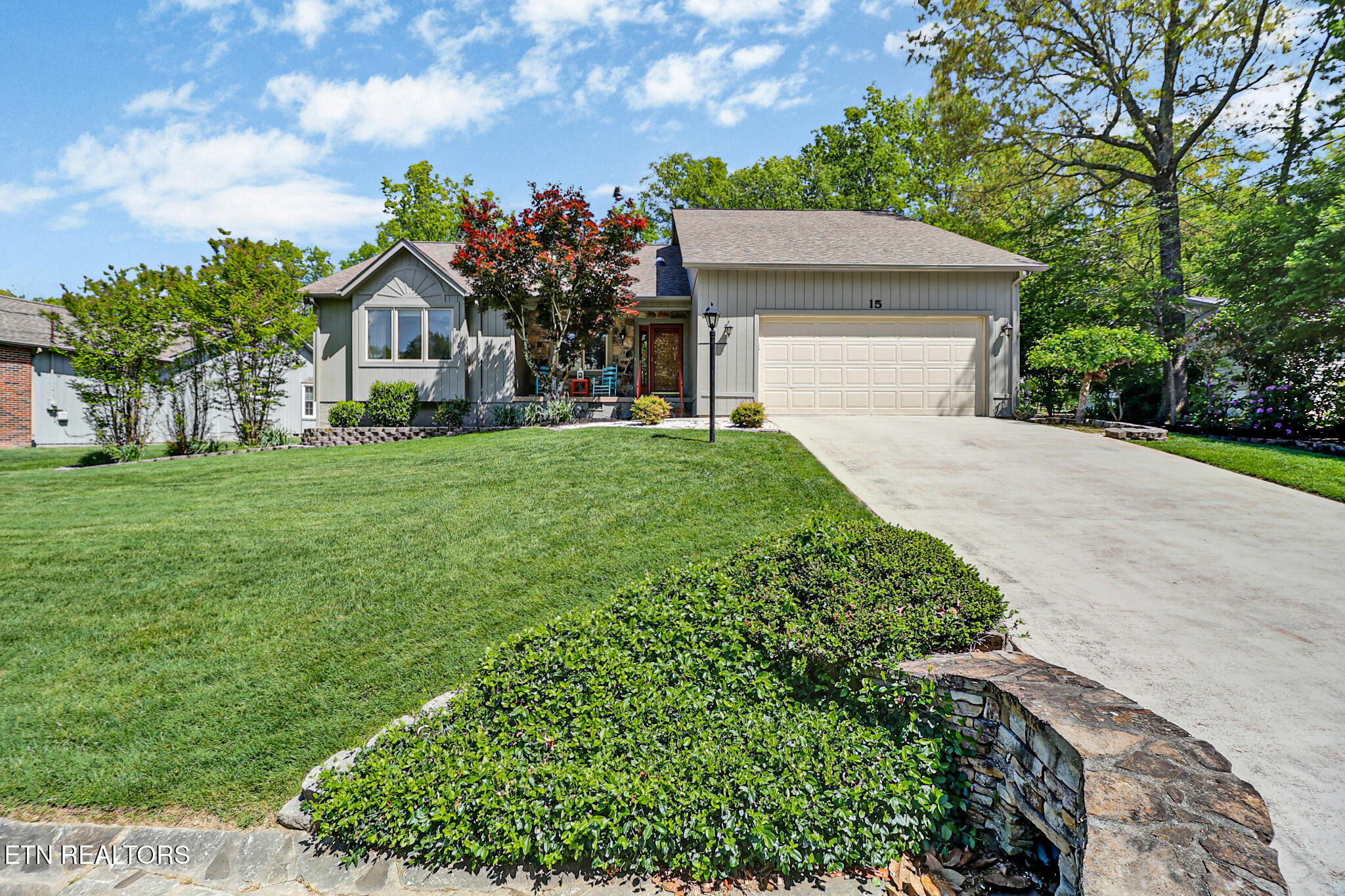 15 Kingsboro Lane Crossville TN 38558