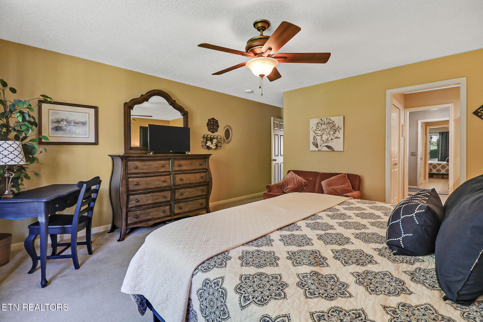 15 Kingsboro Lane Crossville TN 38558
