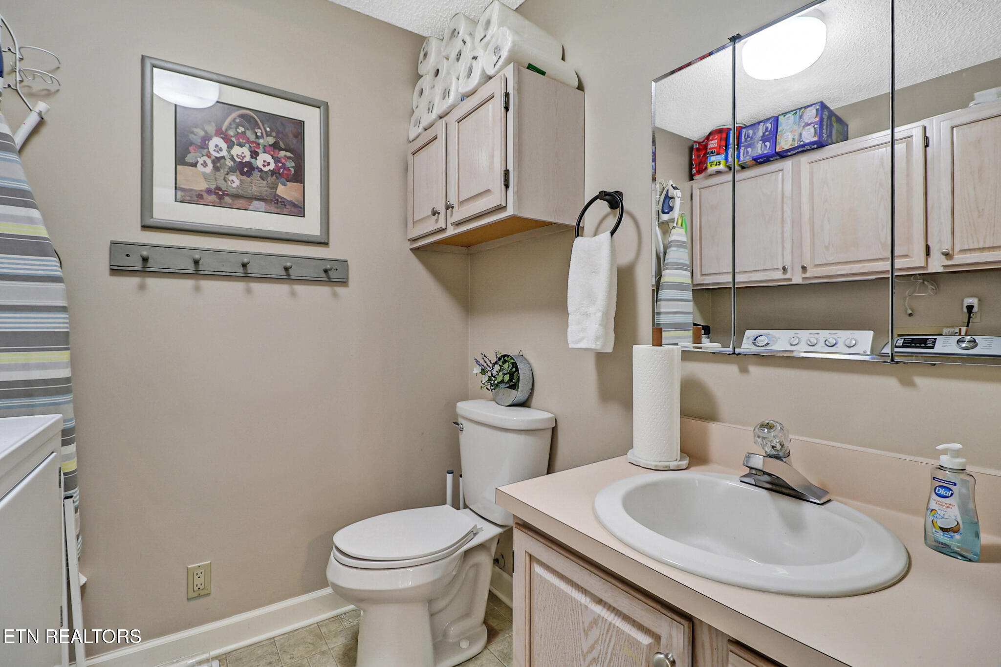 15 Kingsboro Lane Crossville TN 38558