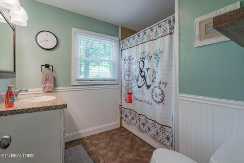 624 Back Valley Road Oliver Springs TN 37840