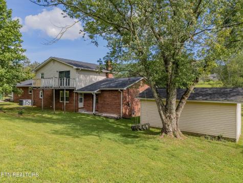 624 Back Valley Road Oliver Springs TN 37840
