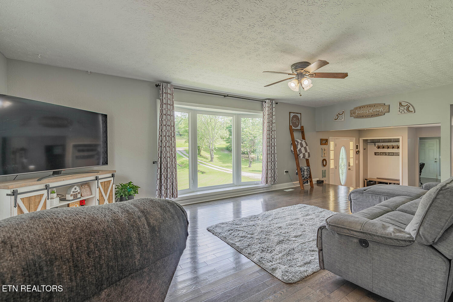 624 Back Valley Road Oliver Springs TN 37840