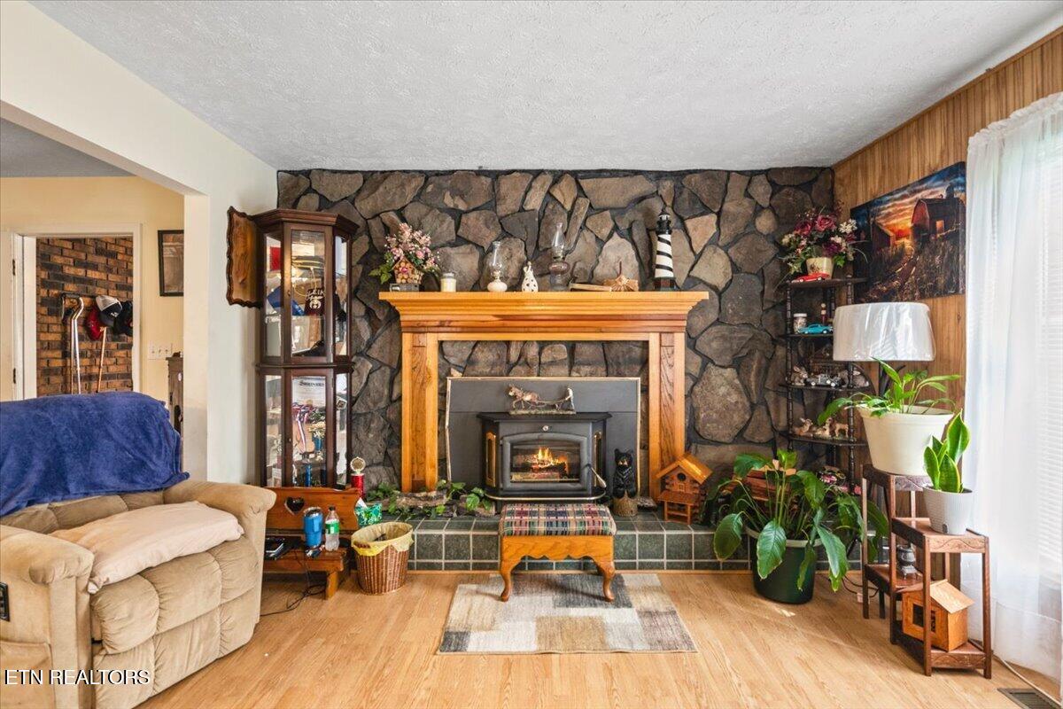 177 Thomas Road Speedwell TN 37870