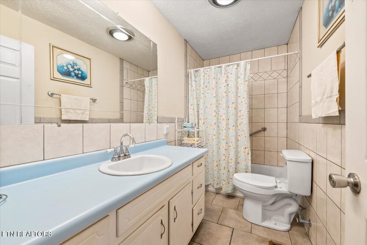 177 Thomas Road Speedwell TN 37870