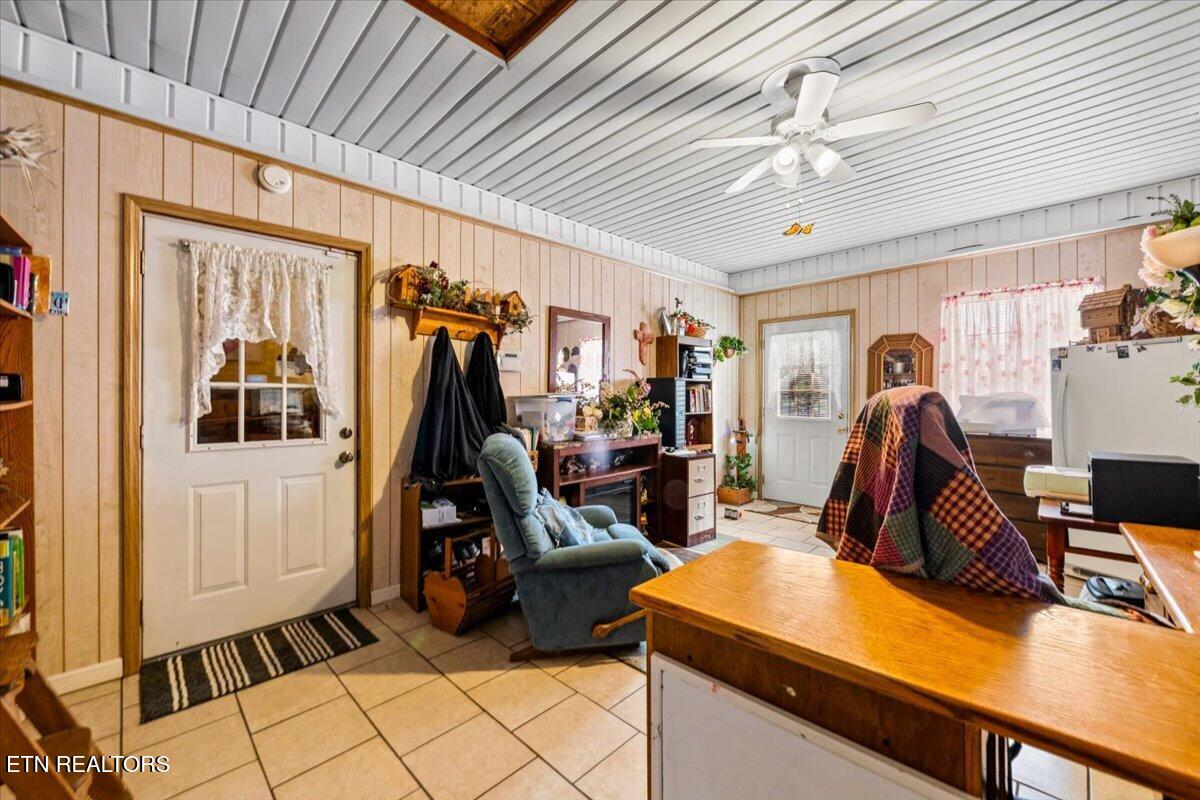 177 Thomas Road Speedwell TN 37870
