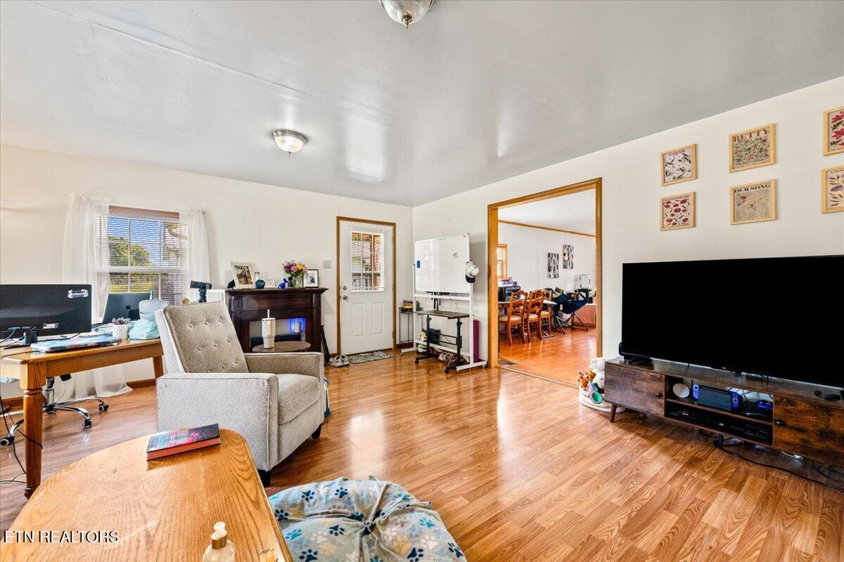 177 Thomas Road Speedwell TN 37870