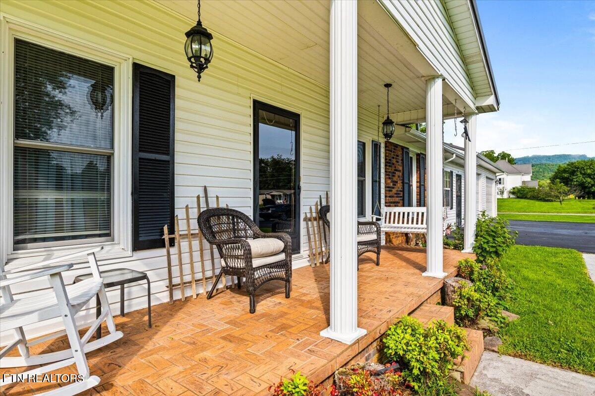 177 Thomas Road Speedwell TN 37870