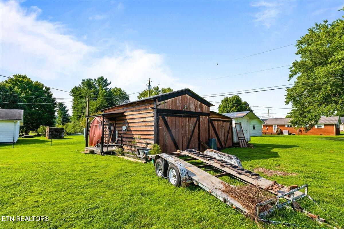 177 Thomas Road Speedwell TN 37870