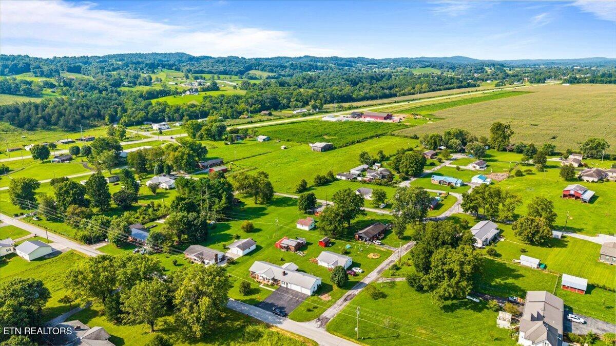 177 Thomas Road Speedwell TN 37870