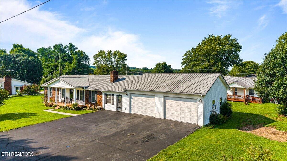 177 Thomas Road Speedwell TN 37870