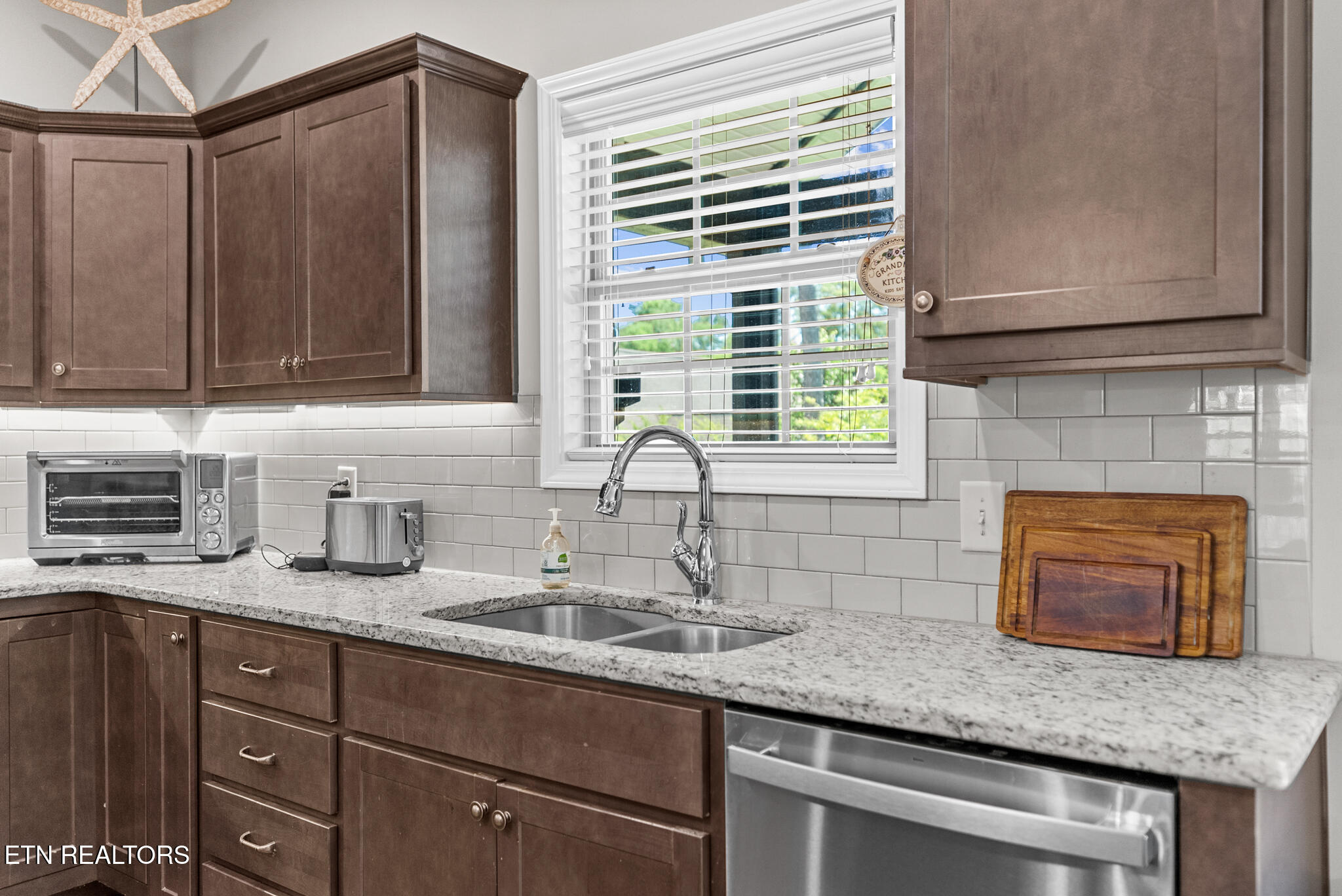 231 Fallon Lane Lenoir City TN 37771