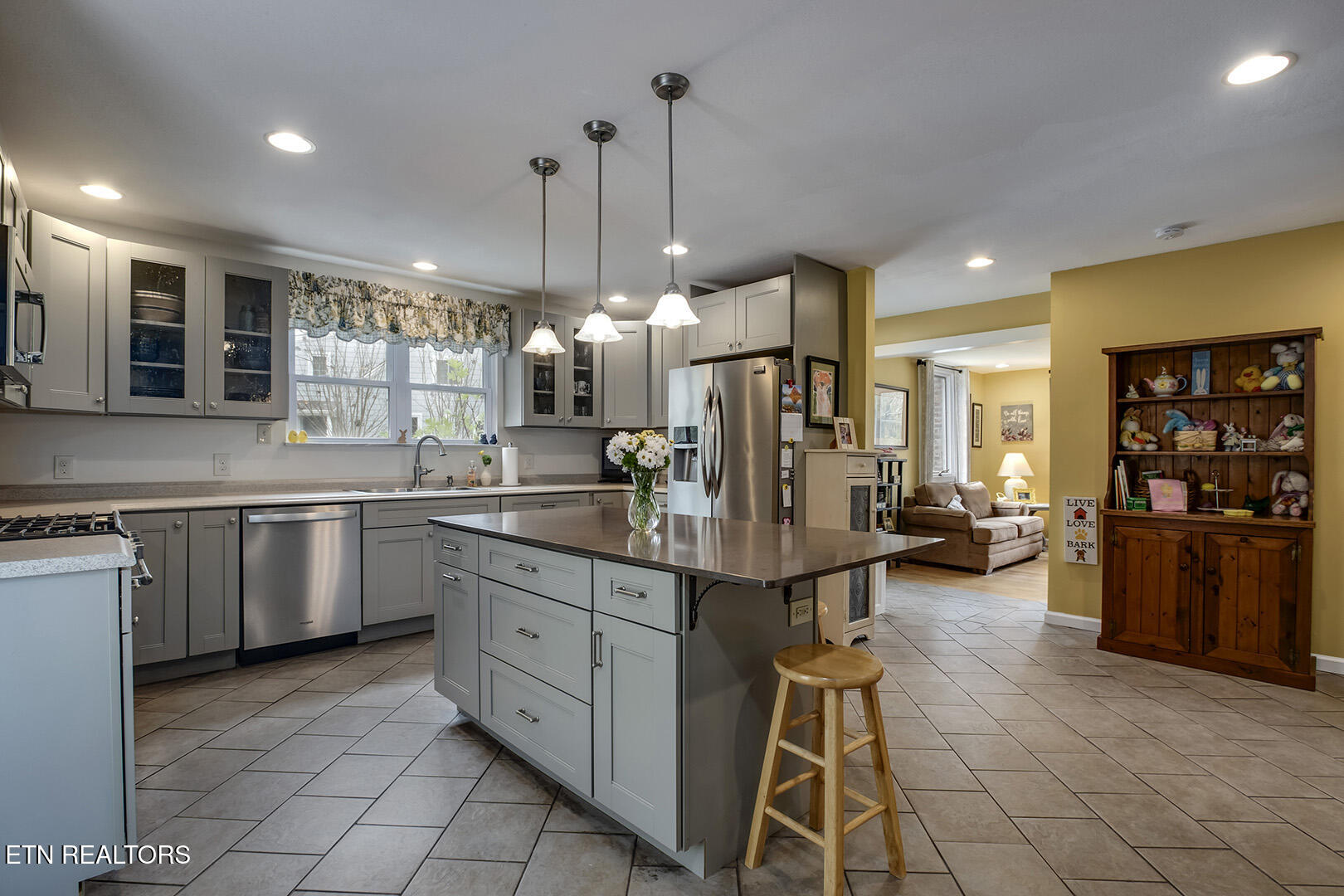 123 Orchard Road Norris TN 37828