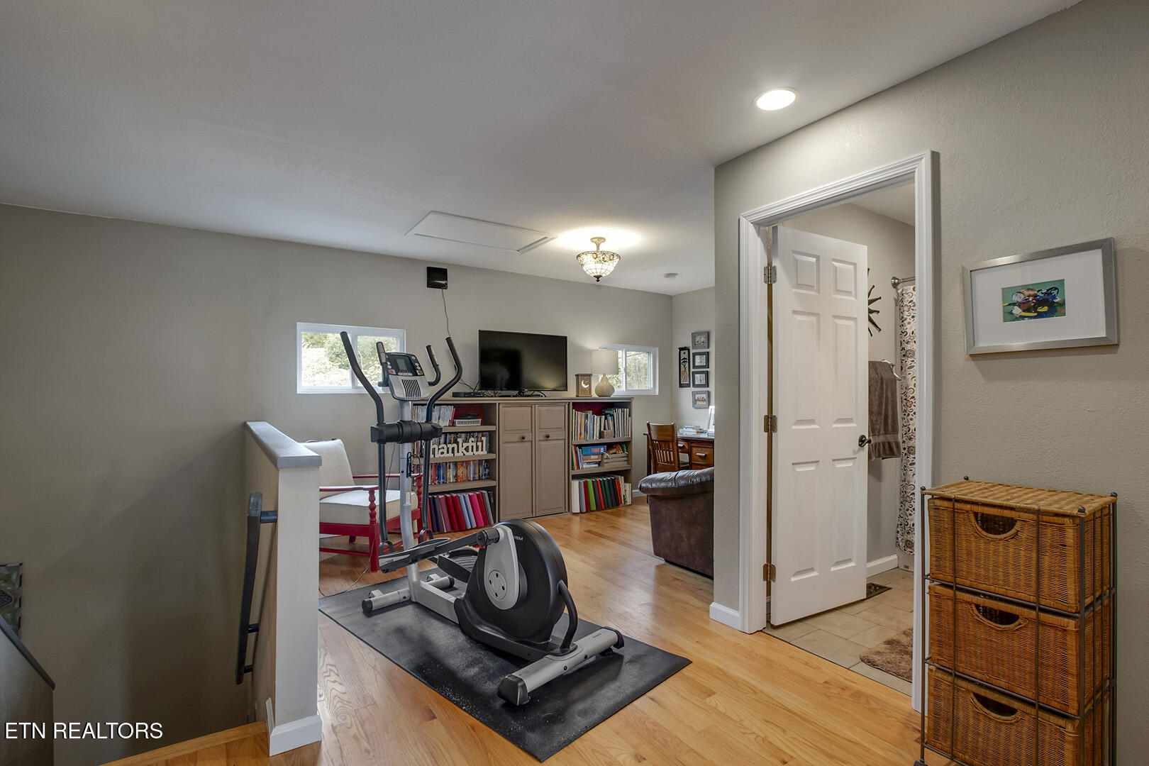 123 Orchard Road Norris TN 37828