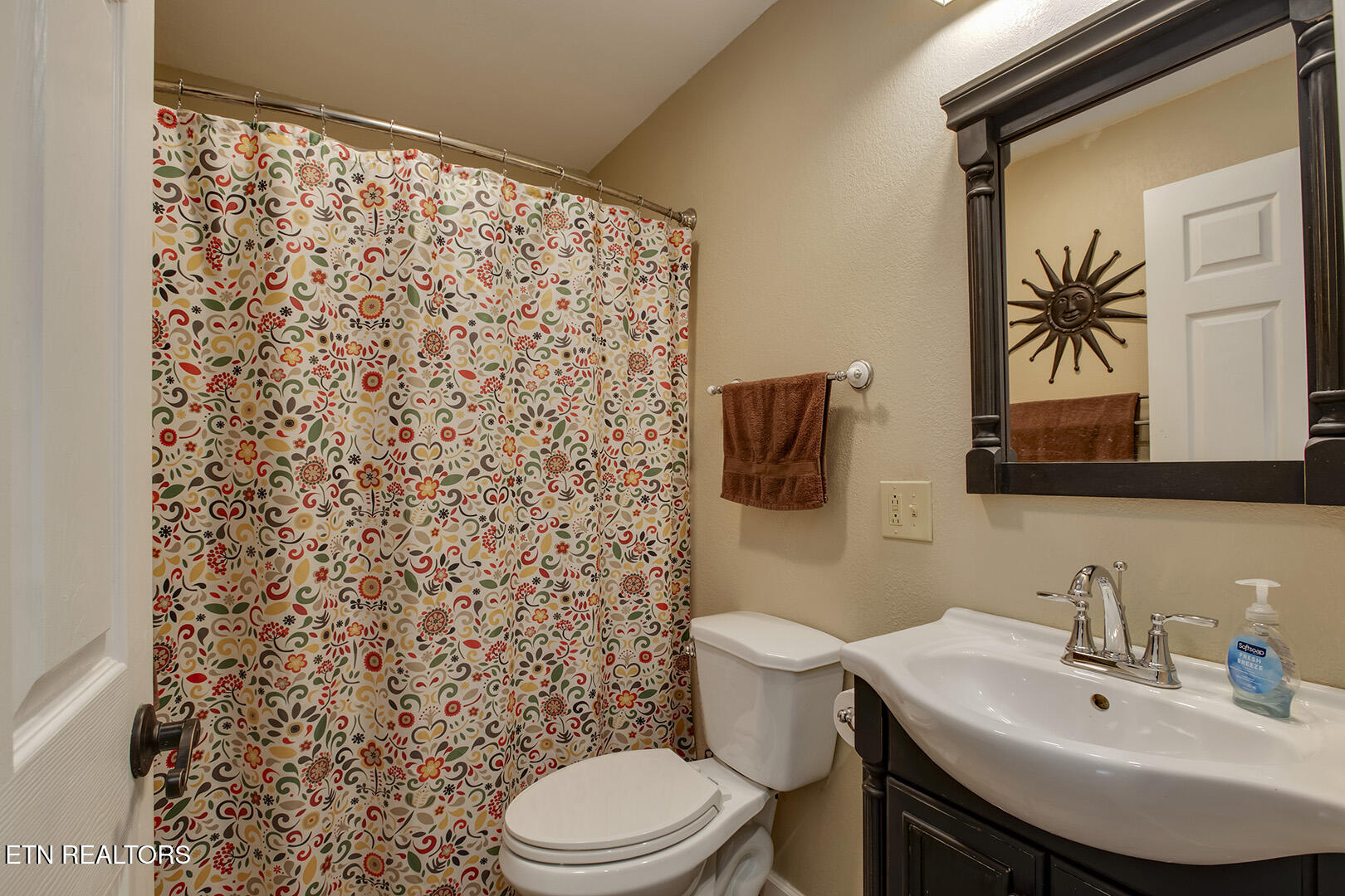 123 Orchard Road Norris TN 37828