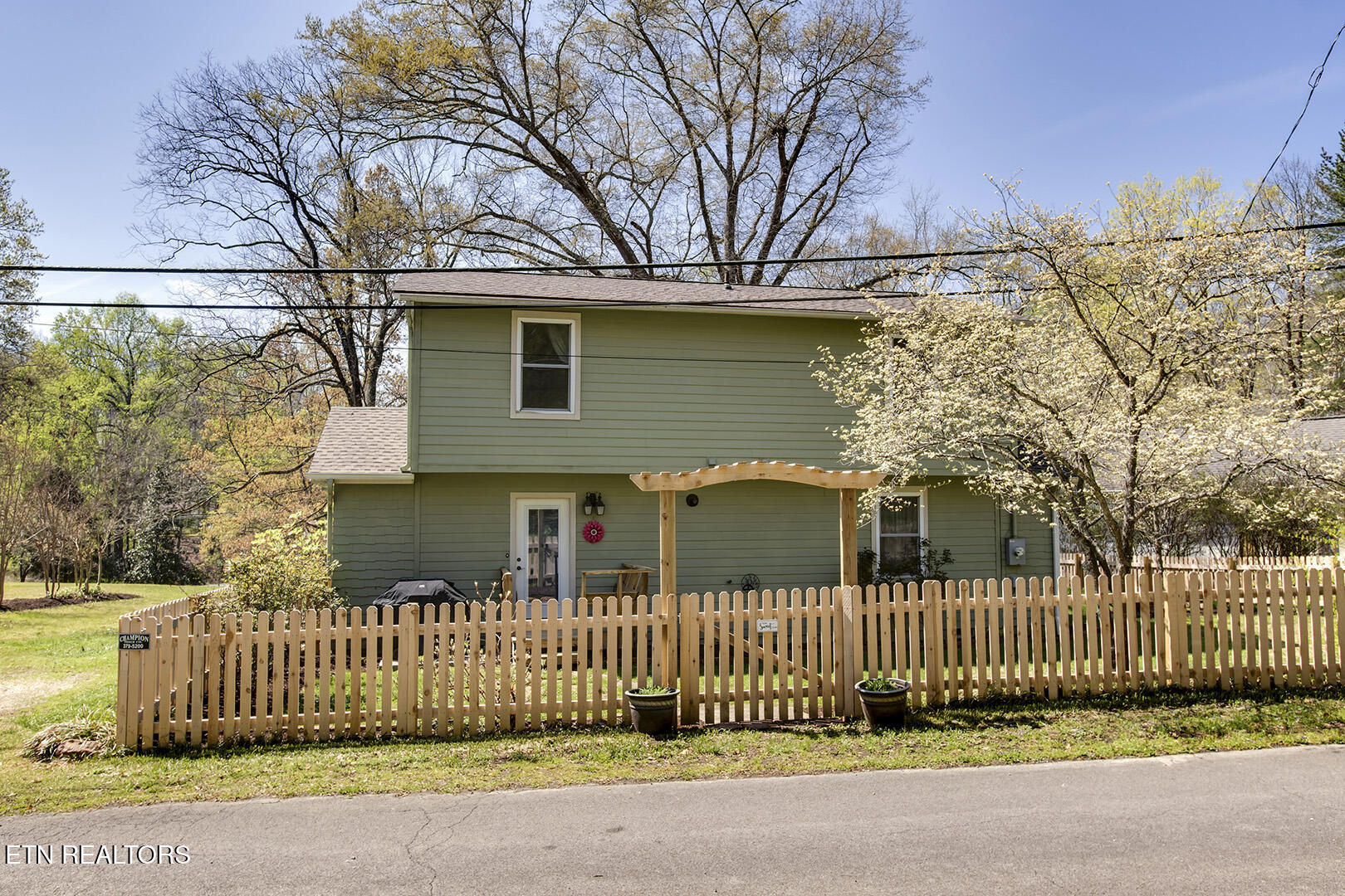 123 Orchard Road Norris TN 37828