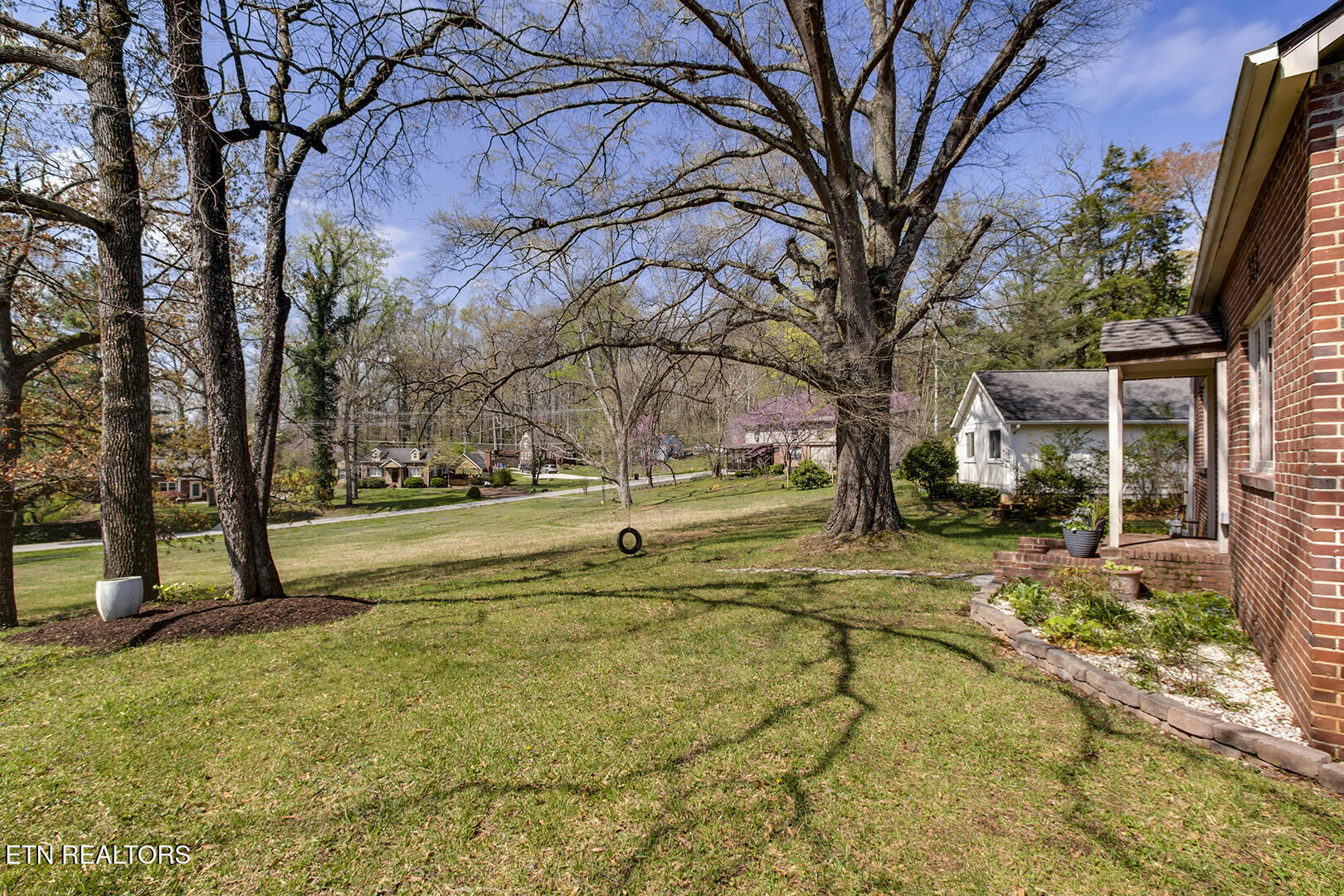 123 Orchard Road Norris TN 37828