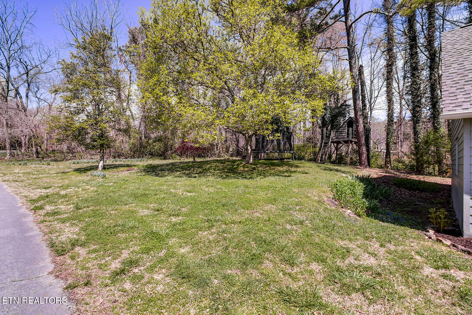 123 Orchard Road Norris TN 37828