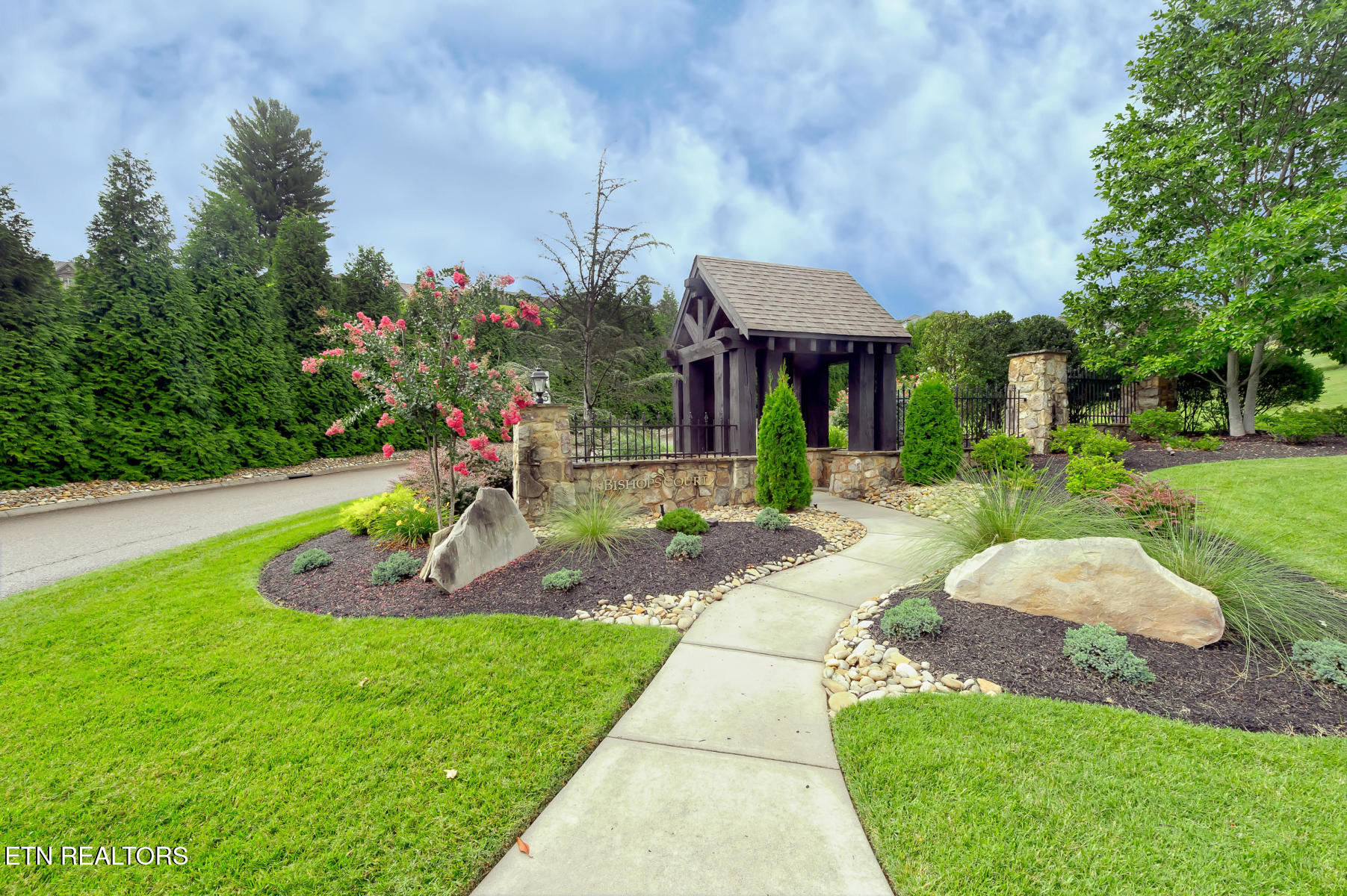 1205 Bishops View Lane Knoxville TN 37932