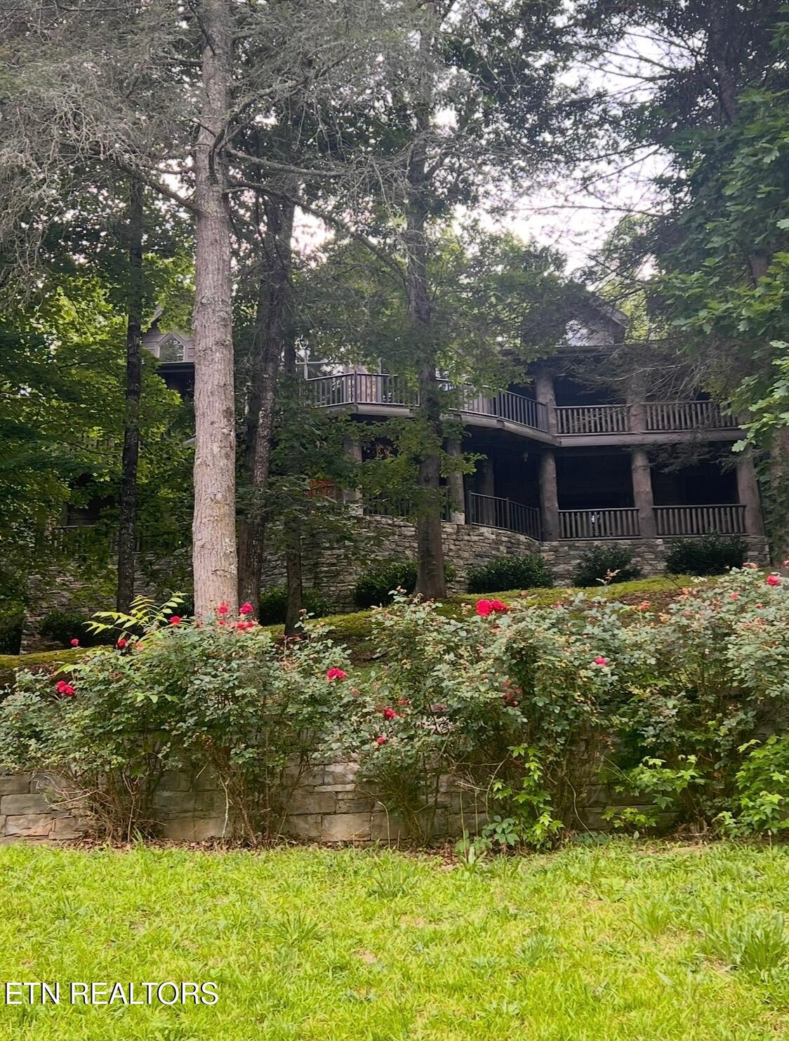 2670 Cedar Falls Way Sevierville TN 37862