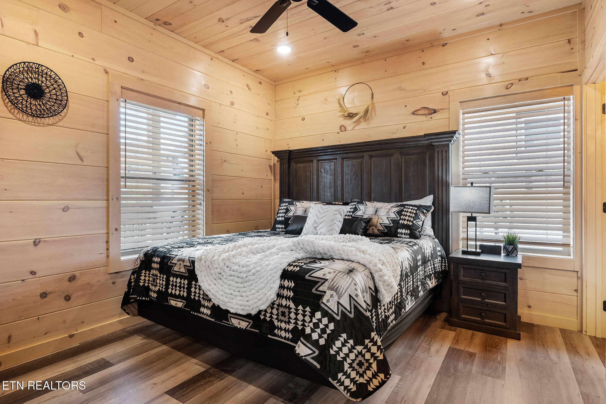 519 Warbonnet Way Pigeon Forge TN 37863
