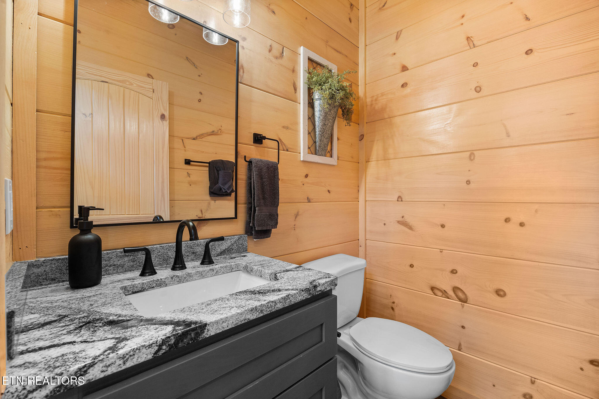 519 Warbonnet Way Pigeon Forge TN 37863
