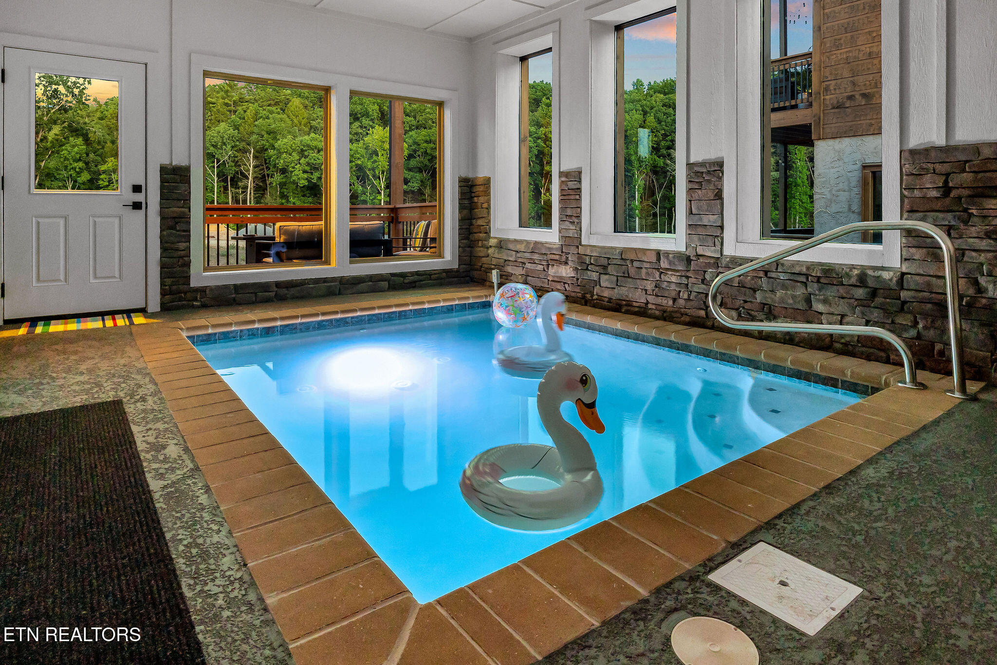 519 Warbonnet Way Pigeon Forge TN 37863
