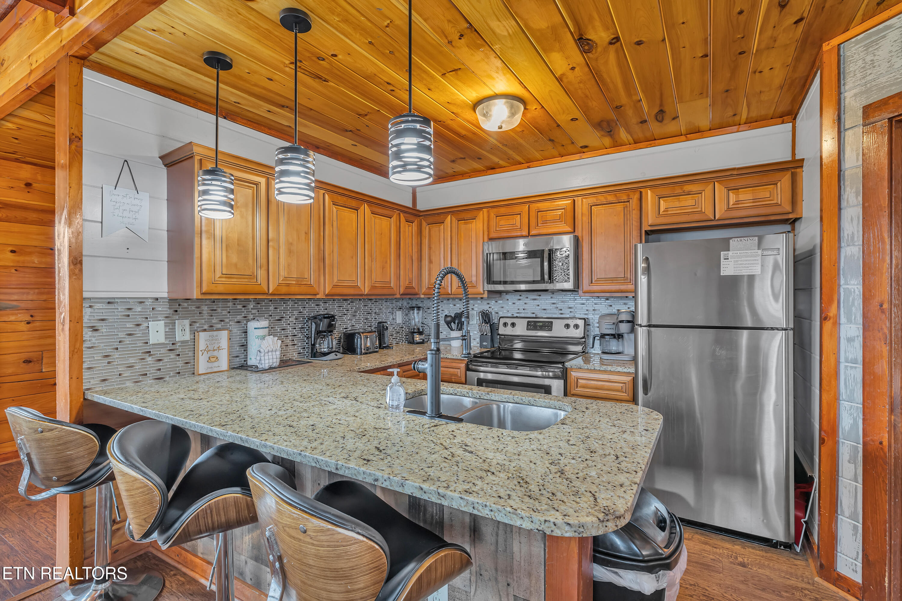 4836 Highland Place Way Pigeon Forge TN 37863