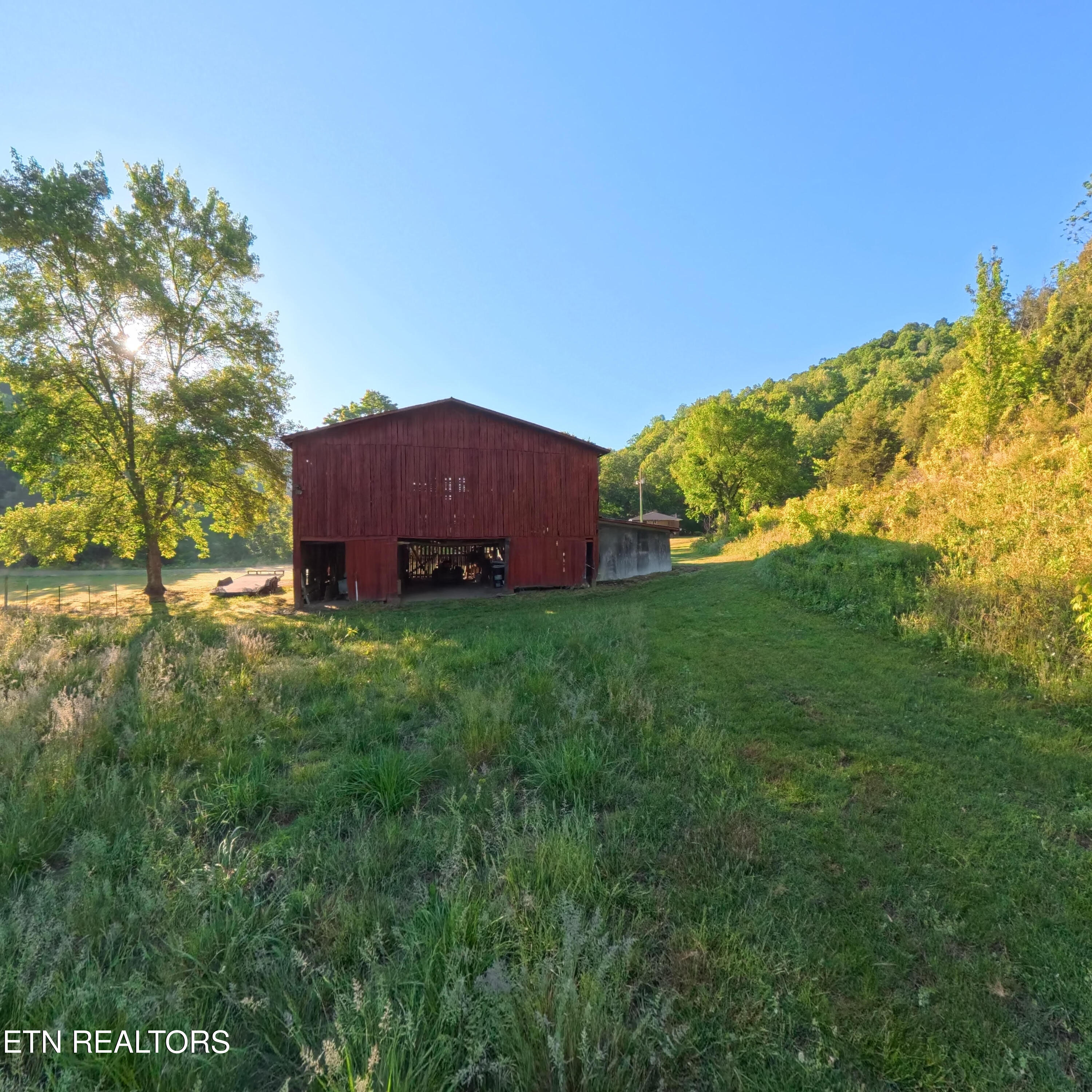 2625 Wartrace Highway Whitleyville TN 38588