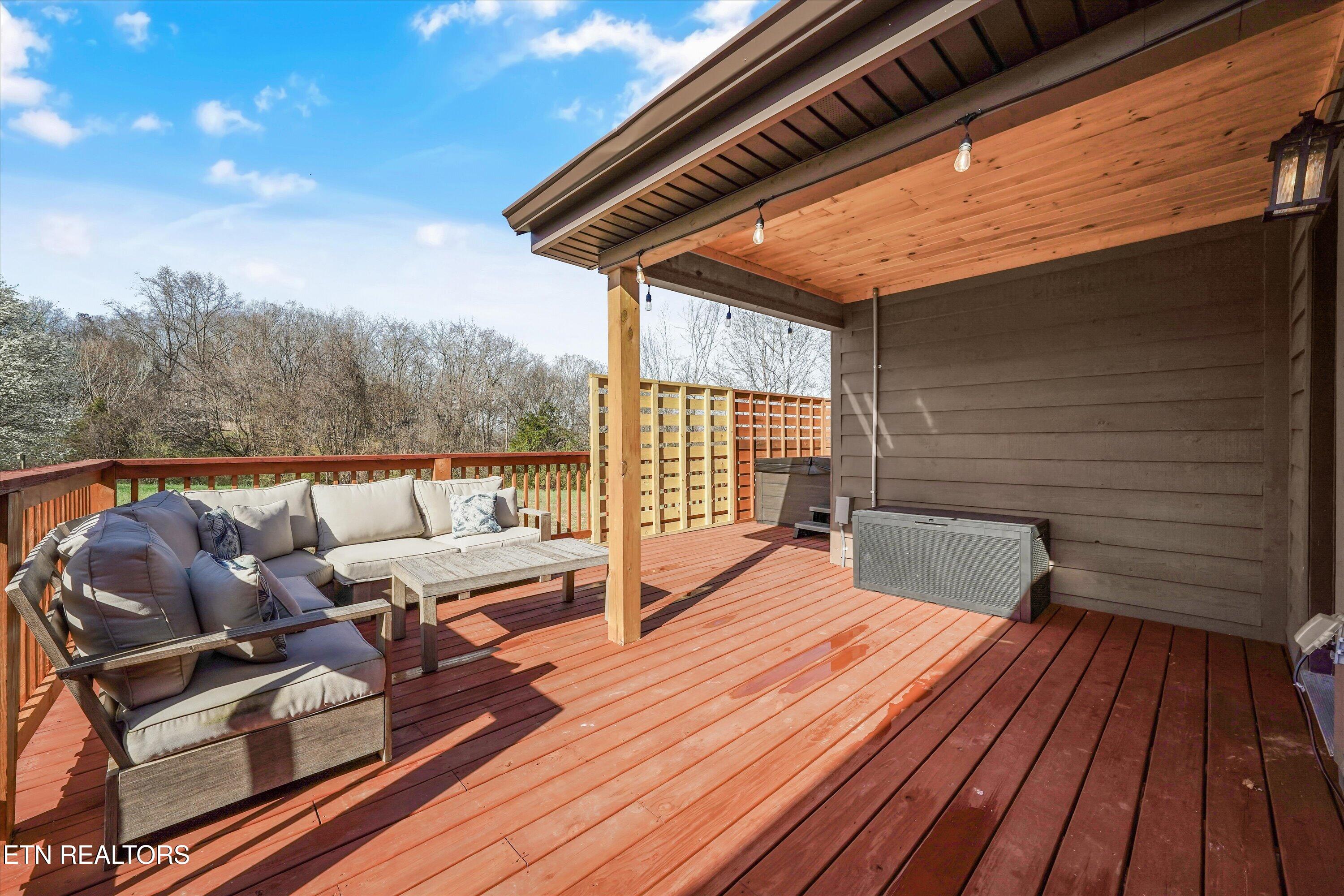 2784 Maplecrest Lane Sevierville TN 37876