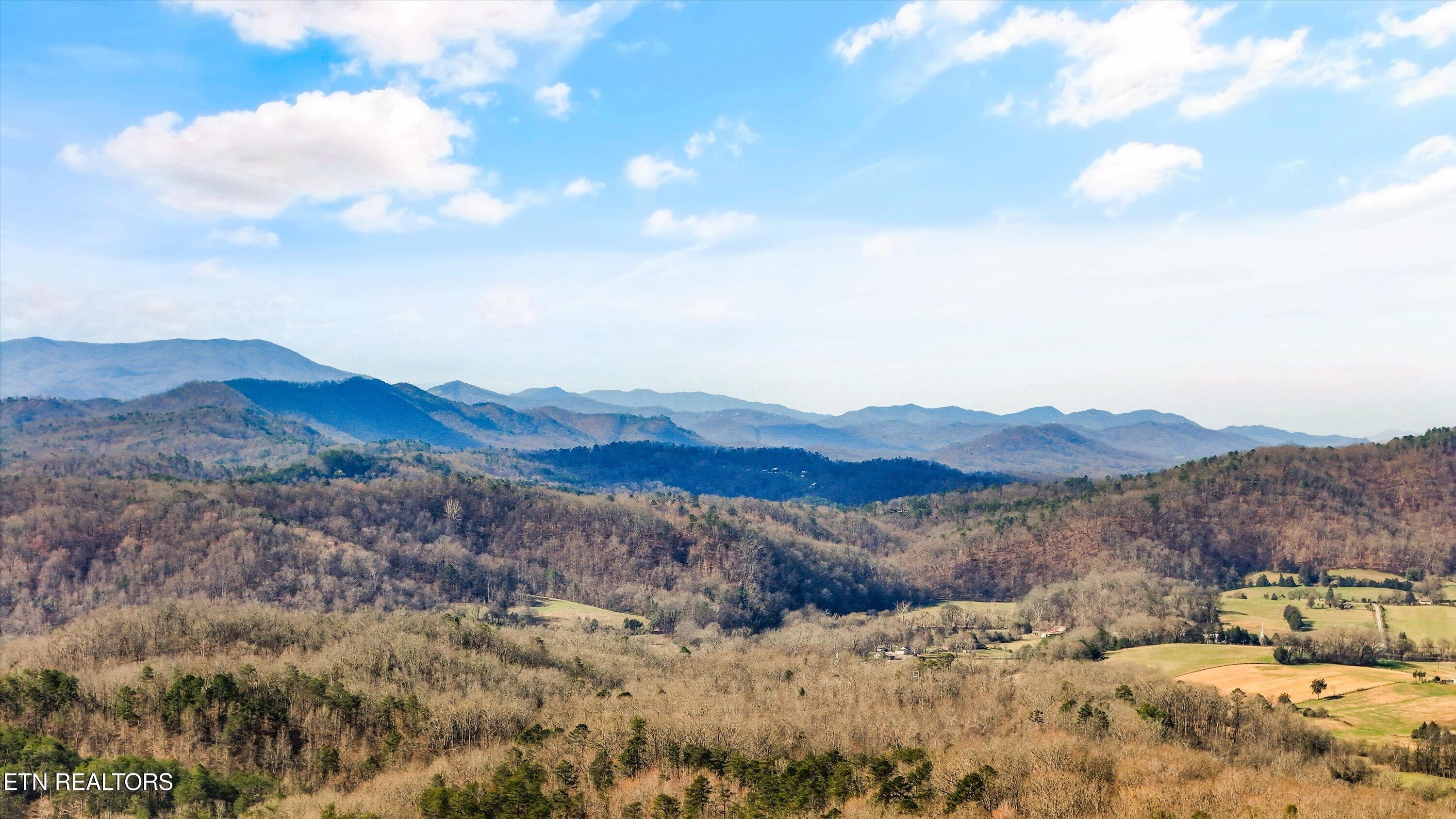 2784 Maplecrest Lane Sevierville TN 37876