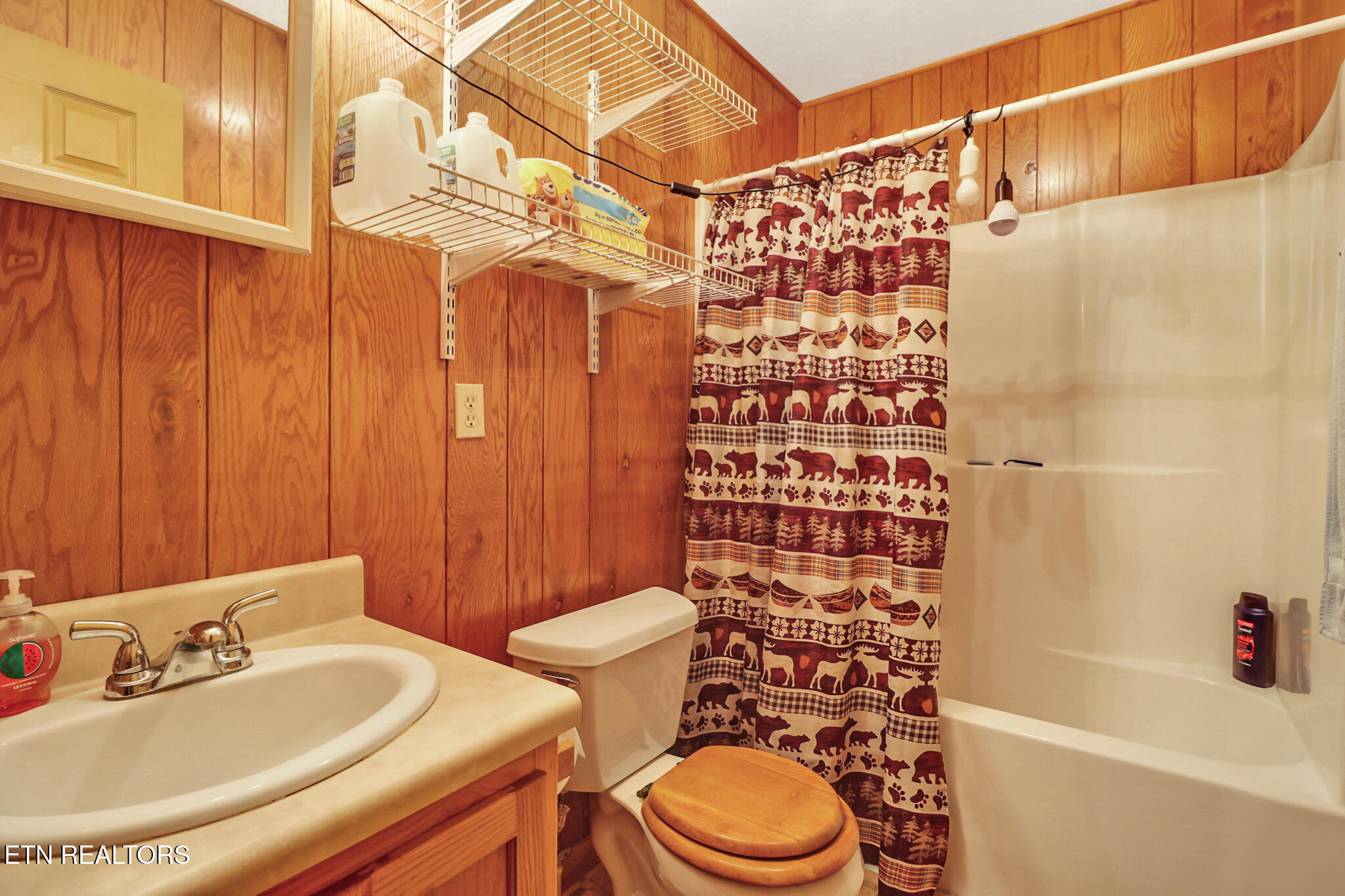 1017 Hinch Mountain Road Crossville TN 38555