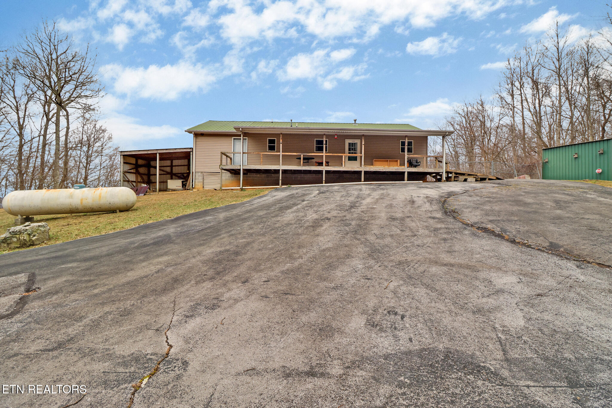 1017 Hinch Mountain Road Crossville TN 38555