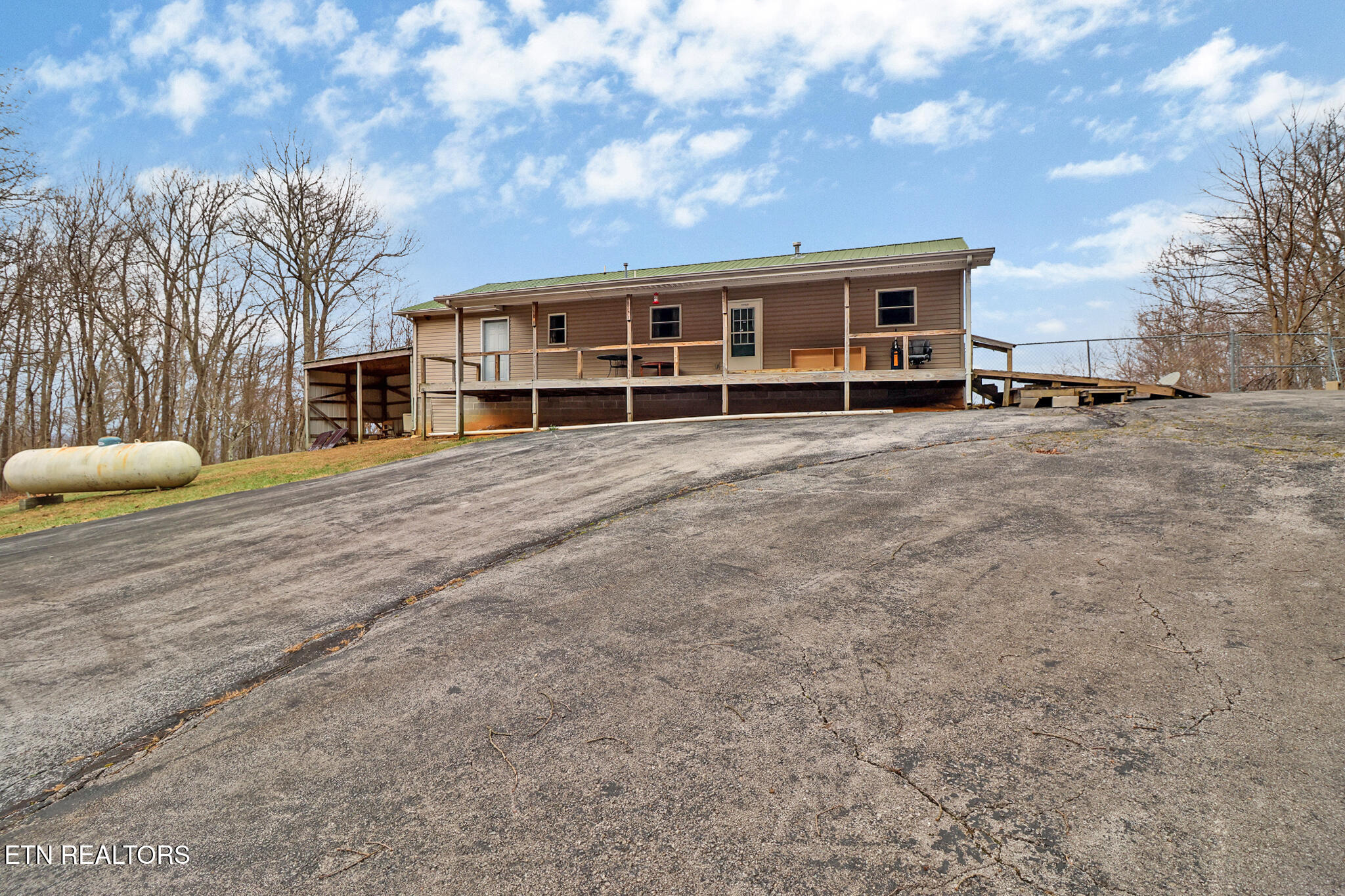 1017 Hinch Mountain Road Crossville TN 38555