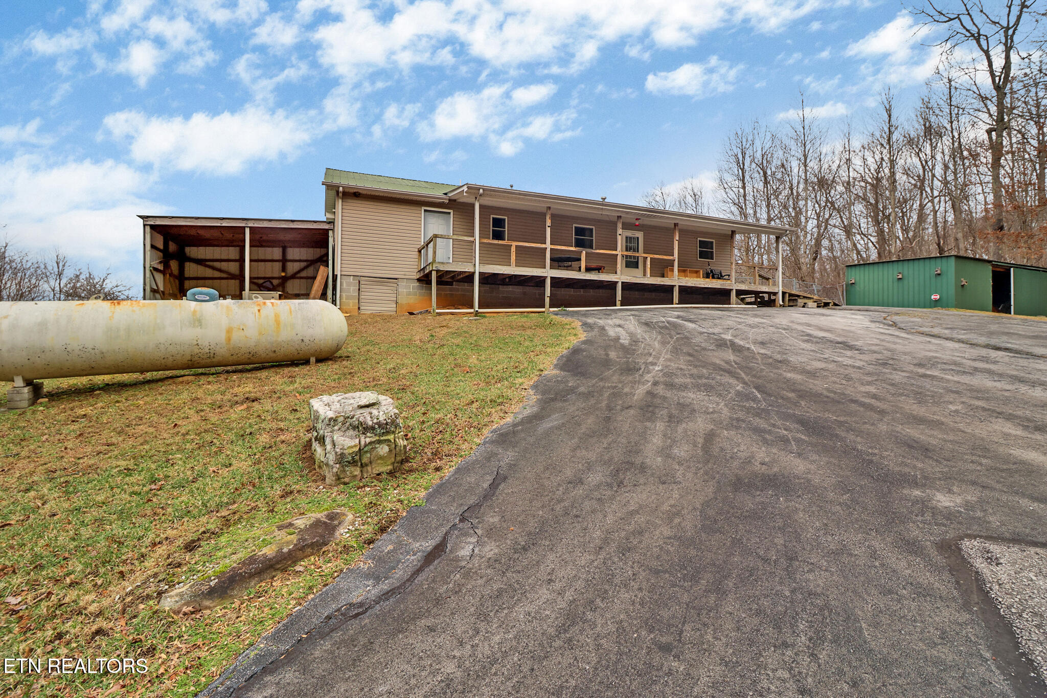 1017 Hinch Mountain Road Crossville TN 38555