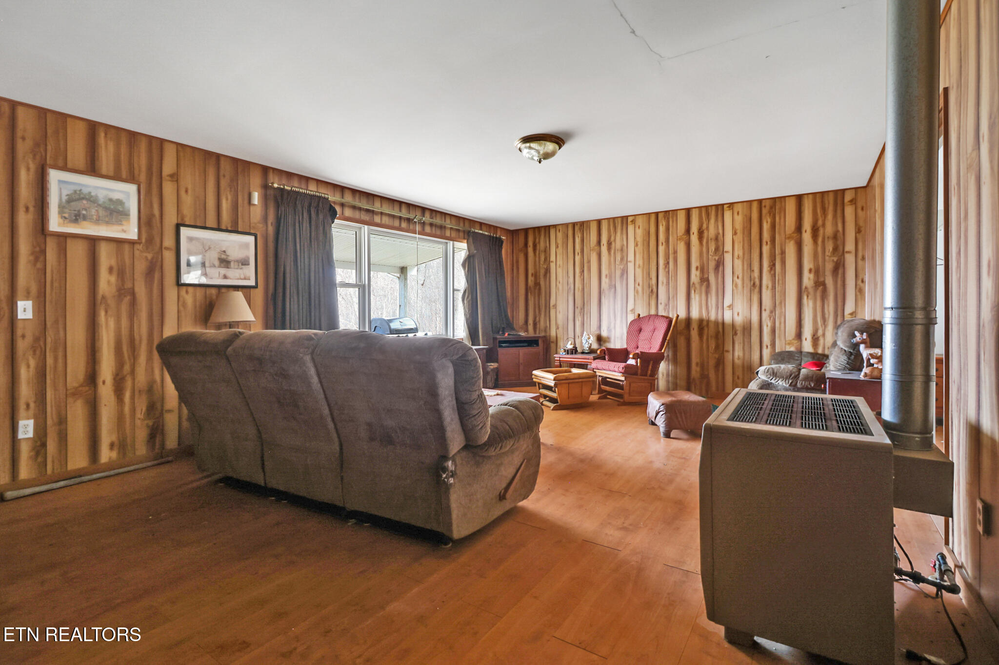 1017 Hinch Mountain Road Crossville TN 38555