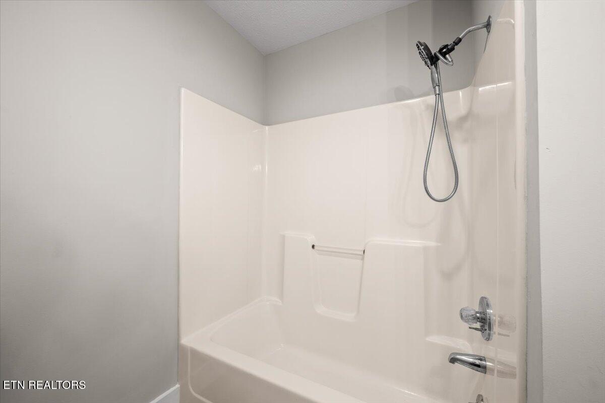 105 Jessica Lane Lafollette TN 37766