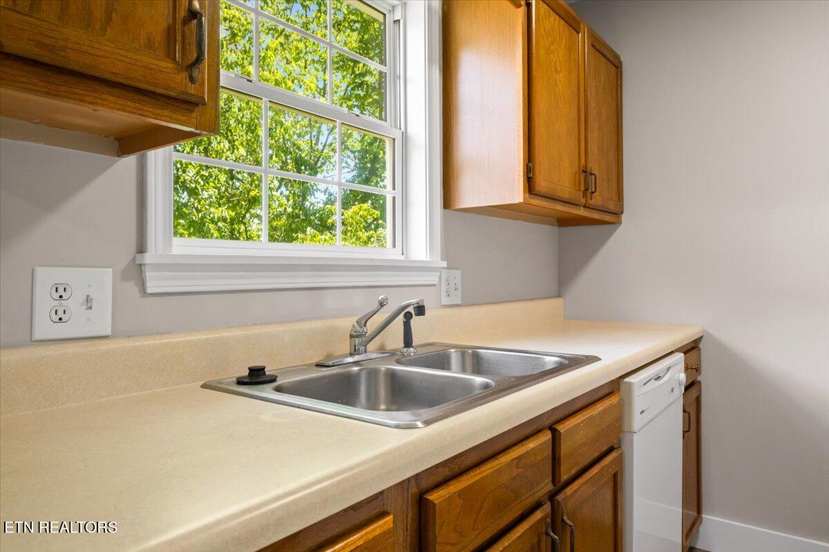 105 Jessica Lane Lafollette TN 37766